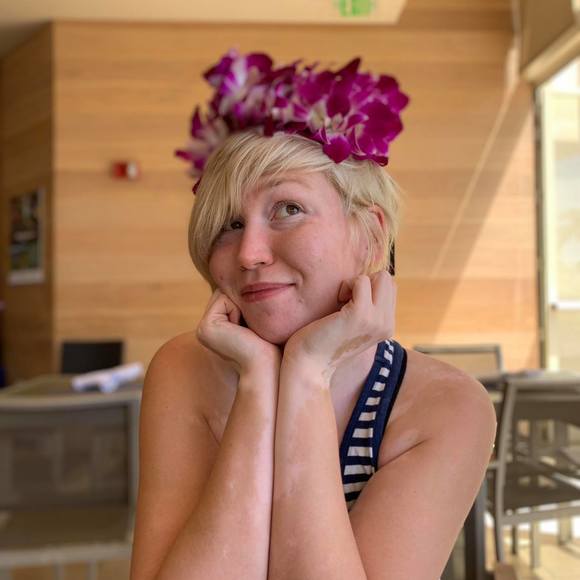 Meet your Posher, Elizabeth - Picture 1 of 1